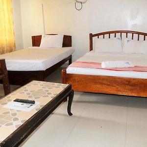 Standard Zimmer mit Kingsize-Bett